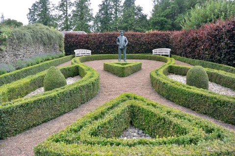 Admiral Ramsay statue, Bughtrig Garden