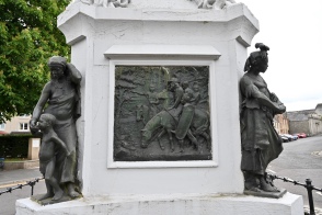 Mungo Park statue